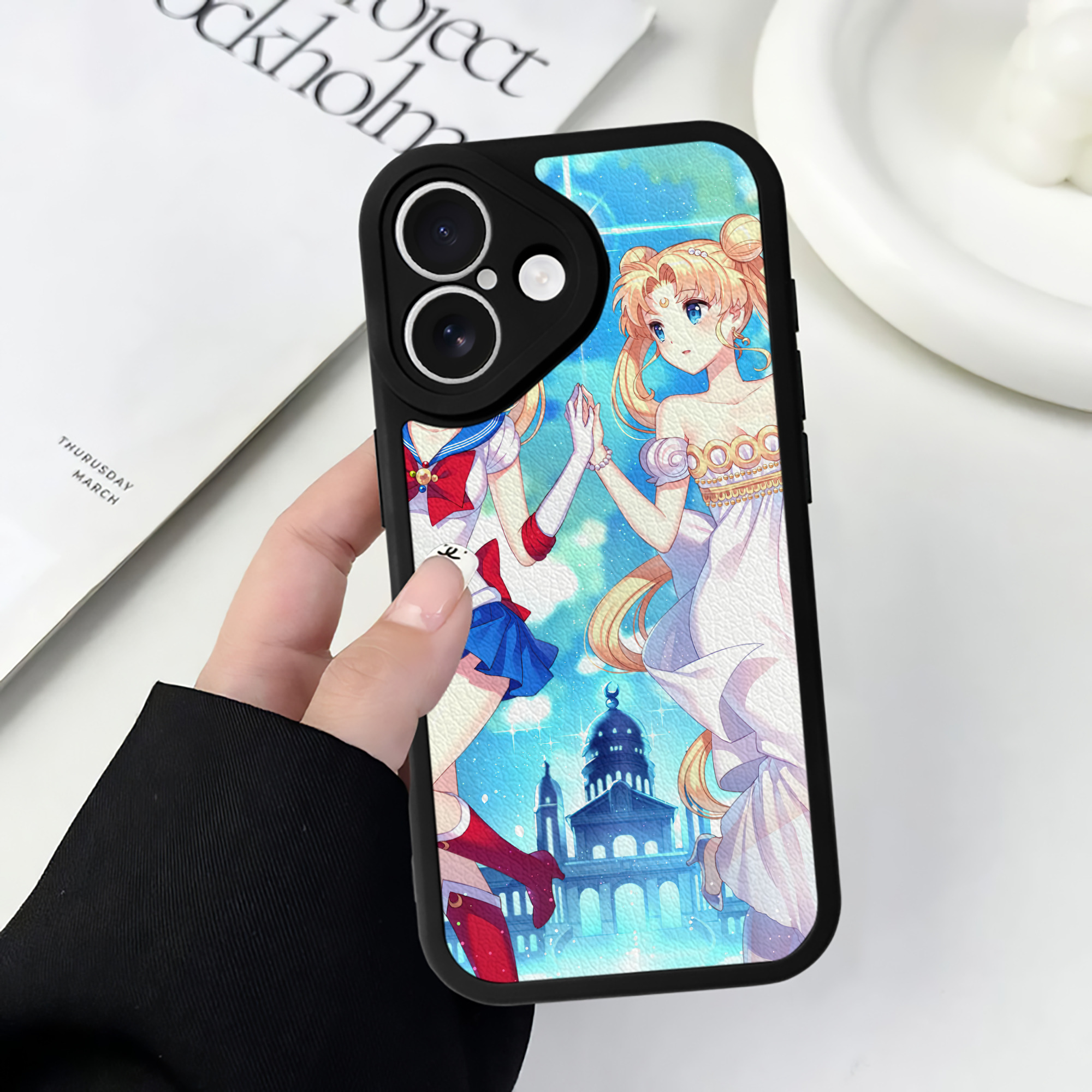 （画像用） 美少女戦士セーラームーン Sailor Moon 【iPhone 16シリーズ対応】シリコンスマホケース（レザー調） 材質：シリコン